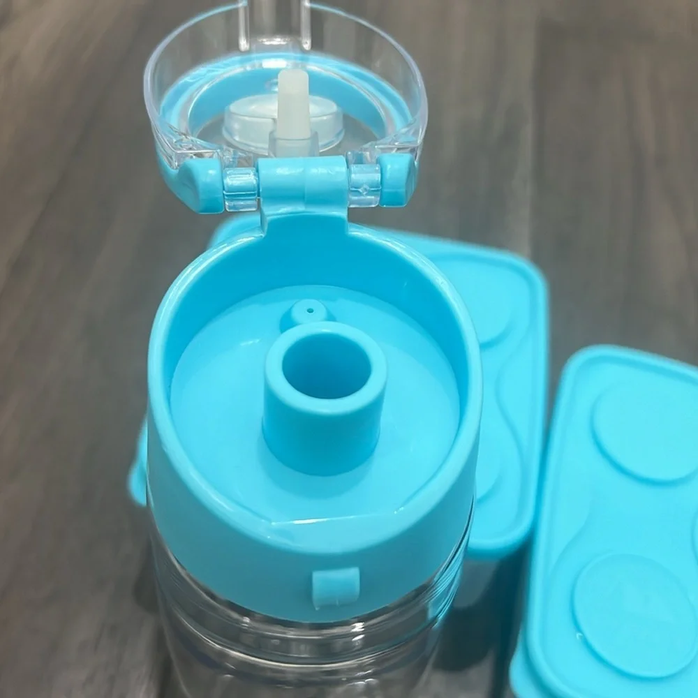 NWOT arctic zone pro bundle 2 Tupperware and matching water bottle